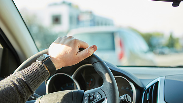 Is Driving With One Hand Really That Dangerous? | Four Car Garage